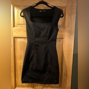 Zara Women’s Black Stretch Mini Dresss